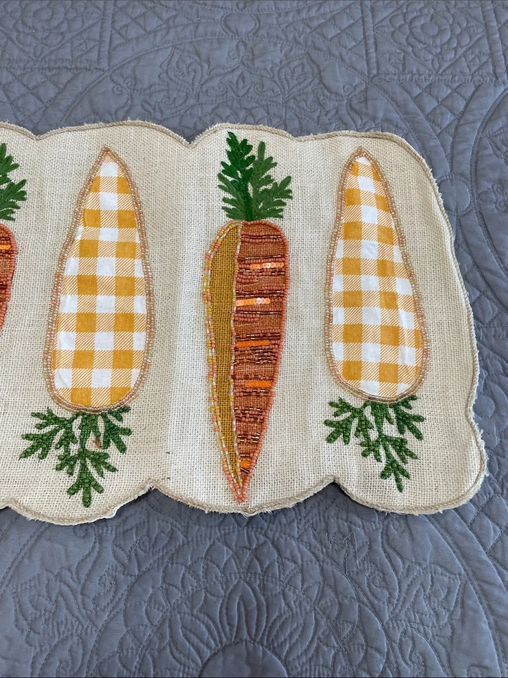 Easter table runner - Picture 6 of 12